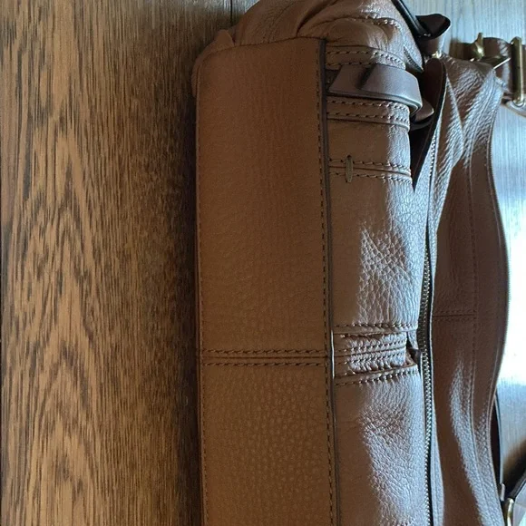 Fossil Brown Leather Crossbody Bag with Gold-Tone Hardware - Picture 8 of 10